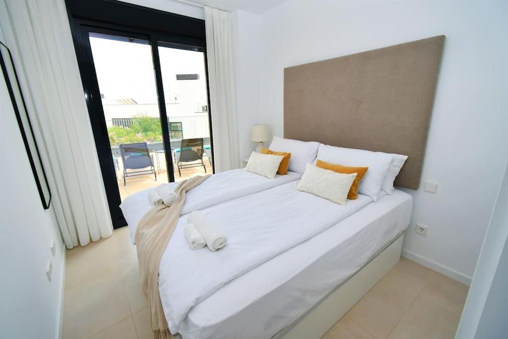 Апартаменты Casa Kerr - Luxury Apt - Sleeps 9 - Los Boliches Малага Экстерьер фото